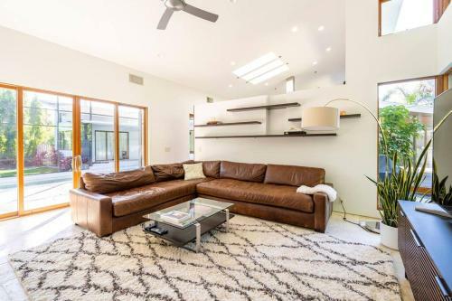 Luxury Modern Villa In Heart Of Sarasota