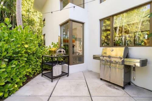Luxury Modern Villa In Heart Of Sarasota