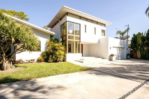 Luxury Modern Villa In Heart Of Sarasota
