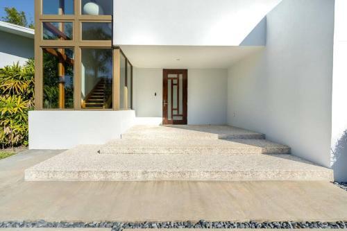 Luxury Modern Villa In Heart Of Sarasota