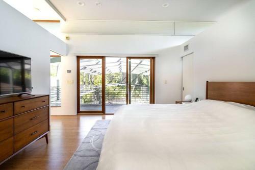 Luxury Modern Villa In Heart Of Sarasota