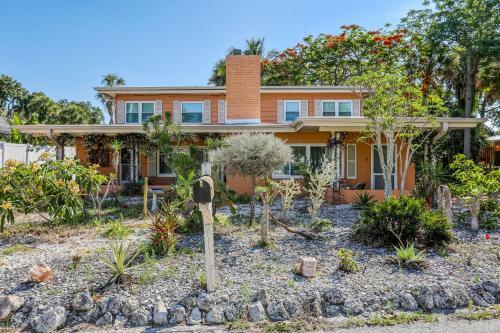 Commonwealth Casas