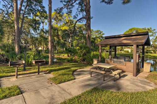 Sunny Sarasota Villa With Lanai Less Than 5 Mi To Beach