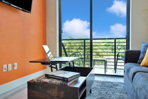 Apartamento Stylish Work And Play King Bed Mins From Dwntwn
