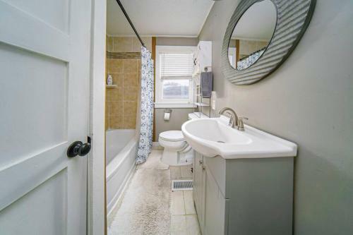 2br Cozy Cottage W/fenced In Backyard. Medical Dst