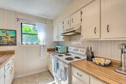 Townhome With Lush Forest View, Steps To Beach!