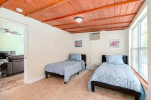 Beautiful Completed Remodeled Home Near Downtown