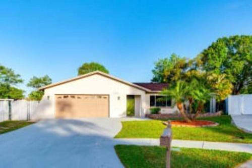 Beautiful Completed Remodeled Home Near Downtown