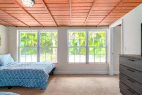 Beautiful Completed Remodeled Home Near Downtown