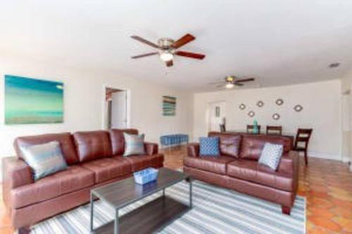 Beautiful Completed Remodeled Home Near Downtown