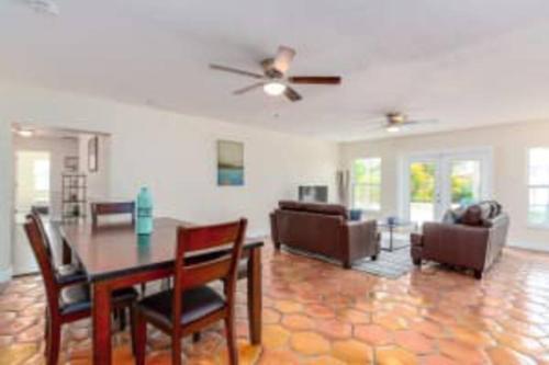 Beautiful Completed Remodeled Home Near Downtown