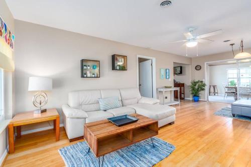Classic & Modern Home In Tampa