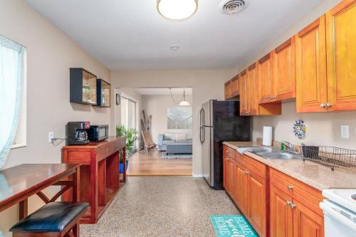 Classic & Modern Home In Tampa