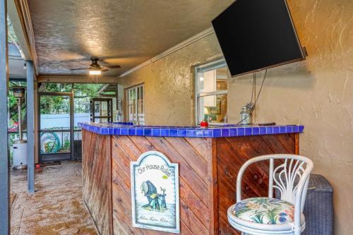 Hillsborough River Hideaway