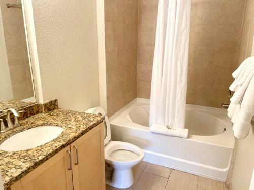 Apartamento Specious 2-bedroom Luxury Condo By The Water