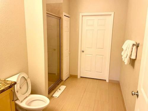 Apartamento Specious 2-bedroom Luxury Condo By The Water