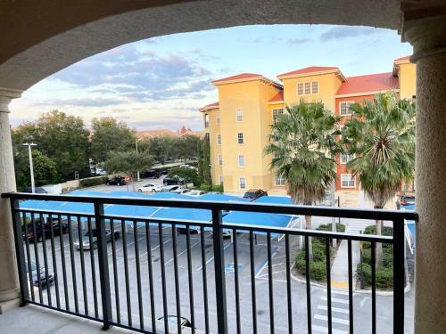 Apartamento Specious 2-bedroom Luxury Condo By The Water