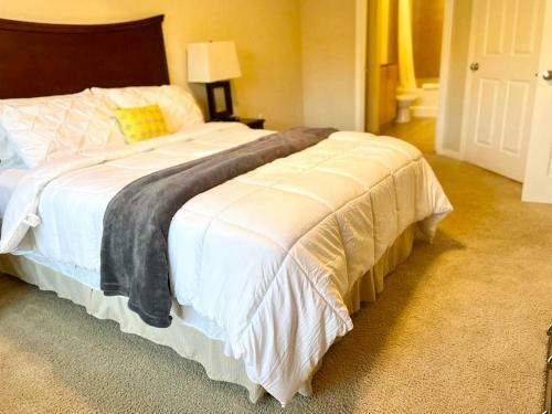 Apartamento Specious 2-bedroom Luxury Condo By The Water