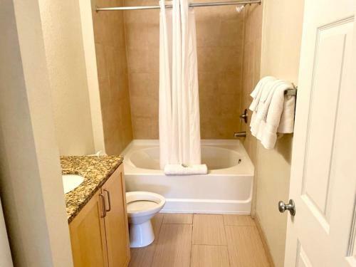 Apartamento Specious 2-bedroom Luxury Condo By The Water