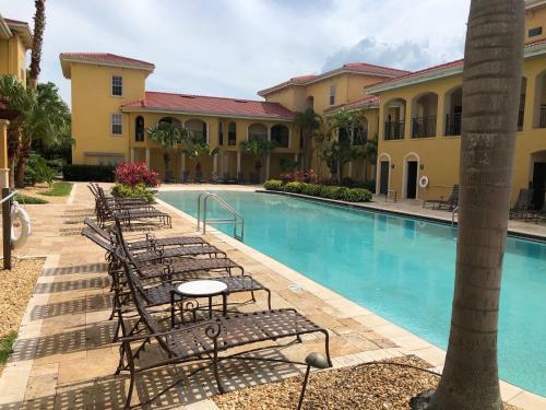 Apartamento Specious 2-bedroom Luxury Condo By The Water