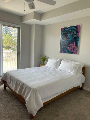 Downtown Harbour Island Oasis