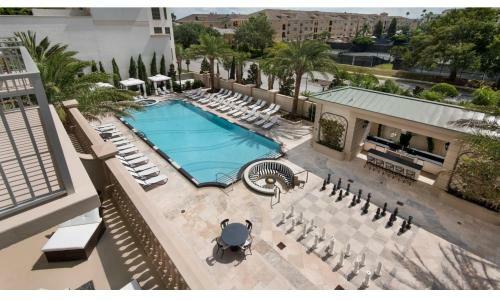 Downtown Harbour Island Oasis