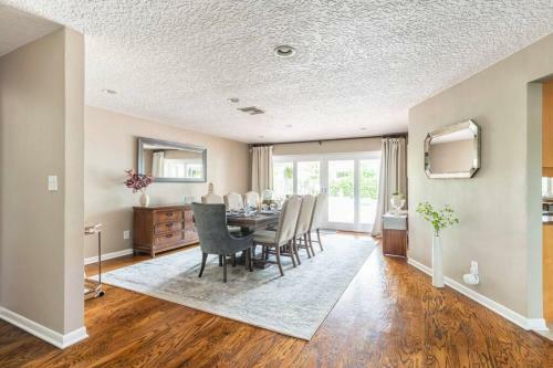 Quiet Oasis In Ideal Location-private Pool &arcade