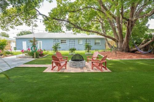 Beautiful House, Walking Distance To Stadium