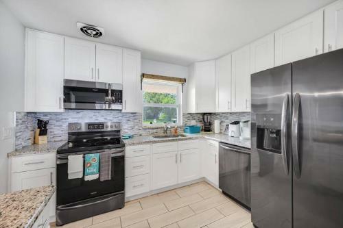 Pool Waterfront Casa Del Sol Centrally Located