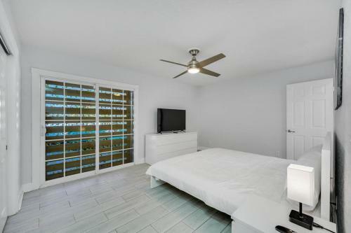Pool Waterfront Casa Del Sol Centrally Located