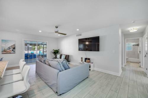 Pool Waterfront Casa Del Sol Centrally Located