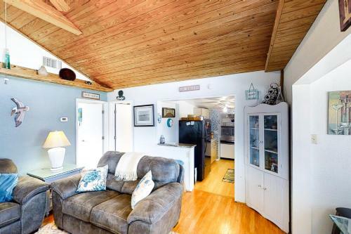 Crescent Beach Cottage