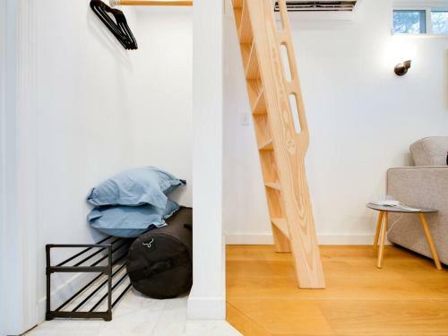Creekside Cottage- Experience St. Aug's Newest Tiny House