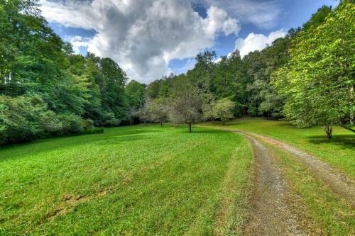 Bearfoot Bend Cabin In Blue Ridge
