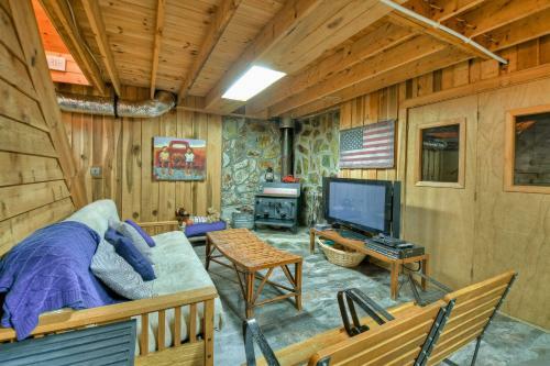 Bearfoot Bend Cabin In Blue Ridge