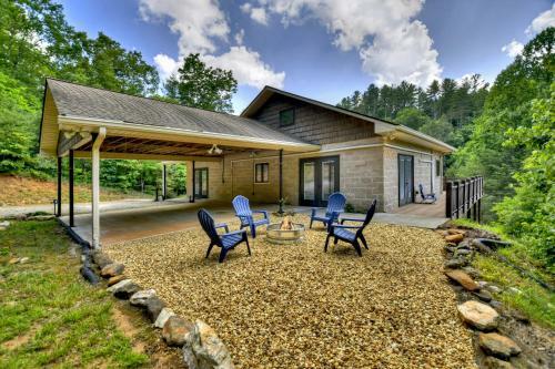 *creek Front* With Hottub, Fire Pits, Billiards, Ev Charger