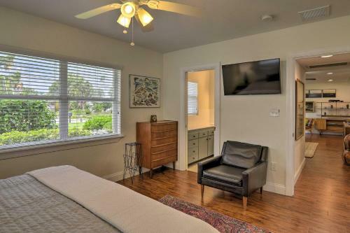 Bayfront St Pete Beach Home With Outdoor Pool!