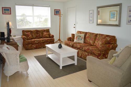Friendly Native 204 By Travel Resort Services