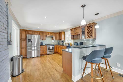 Glamorous 3-br Home For Your Next Getaway