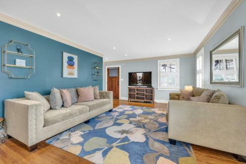 Glamorous 3-br Home For Your Next Getaway