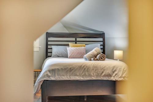Glamorous 3-br Home For Your Next Getaway