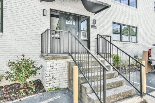 Affordable Apartment Near Midtown
