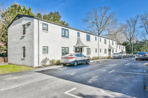 Affordable Apartment Near Midtown