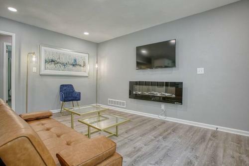 Splendid . Open Concept . Near Downtown Atl