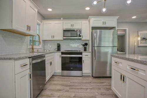 Splendid . Open Concept . Near Downtown Atl