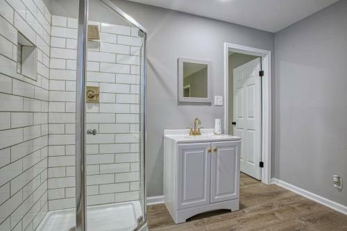 Splendid . Open Concept . Near Downtown Atl