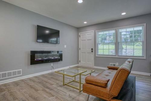 Splendid . Open Concept . Near Downtown Atl