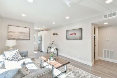 Cozy Updated Apartment Near Little Five Points