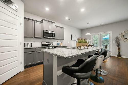 Atlanta 6 Bedroom With Indoor Open Space And Pool Table