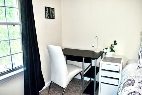 2 Bedrooms, Great Location With Pool!